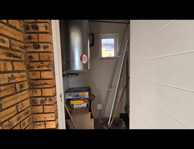 2 BEDROOM SECTIONAL TITLE FOR SALE IN NORTON SMALL FARMS